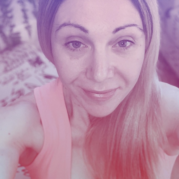 Meet your Posher, Lindsay - Picture 1 of 2